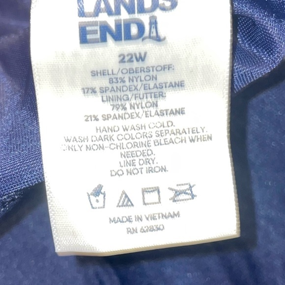 Lands’ End Navy Blue & White Polka Dot Built-in Bra Bikini Swim Top - Picture 3 of 3